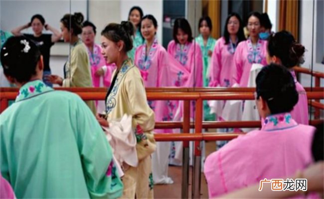 为什么说年轻人最时髦的夜生活是上夜校