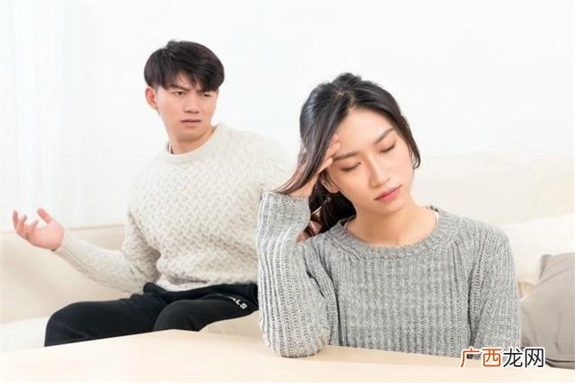 女生买500元鞋子被男友骂“败家” 两个人在一起 一定要谈钱