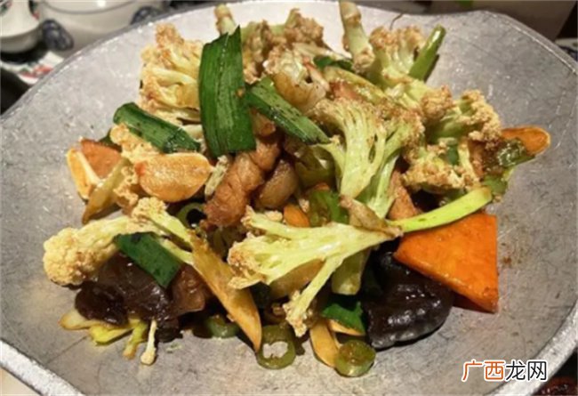 六种做法各具特色 五花肉搭配不同食材 呈现丰富多样的风味