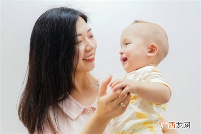 人工智能时代 让孩子多大使用电子屏幕好 低于这个年龄不要用