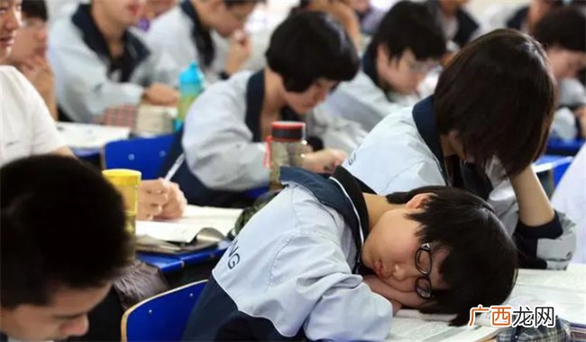 上课跟不上老师思路怎么解决 跟不上老师的思路怎么办