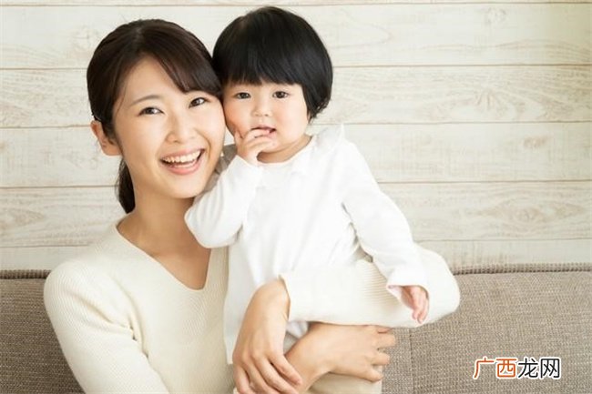 奶奶带大的孩子 跟妈妈不亲 这些原因说到根本