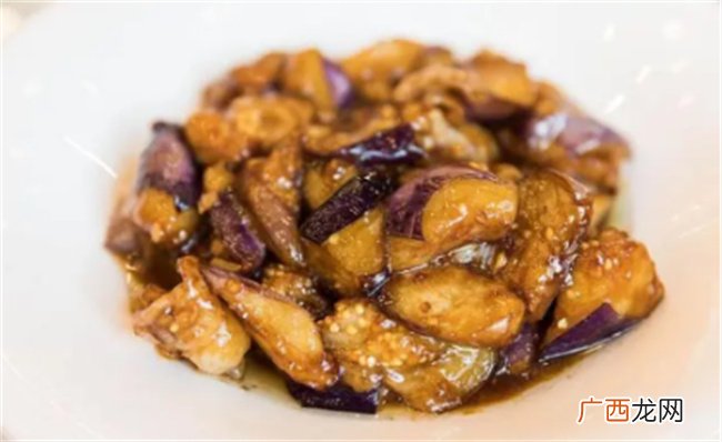 茄子的美味魔法：六种做法 营养丰富 口感独特的蔬菜烹饪之旅