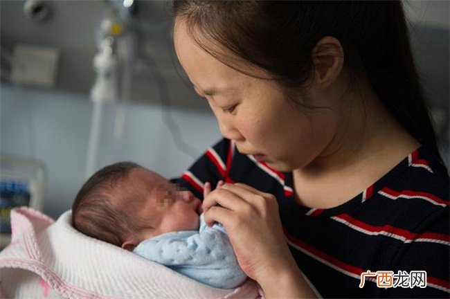妻子是家庭主妇 仅靠丈夫一人赚钱养家 这样的家庭幸福吗
