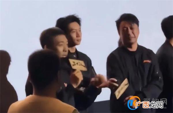 杨丽萍团队跳科目三引热议_酷知科普