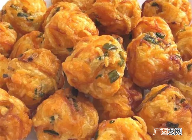 诱人的炸土豆丝丸子 外皮金黄酥脆 内里嫩滑绵软 美味