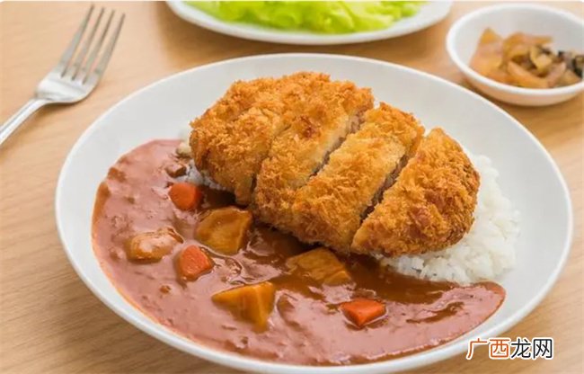自制超级酥脆的咖喱猪排饭 香味浓郁 金黄诱人 让人欲罢不能