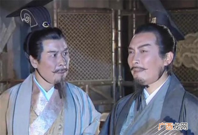 诸葛亮找不到工作 他没有瞧上眼的主公 只有刘备才能成就他