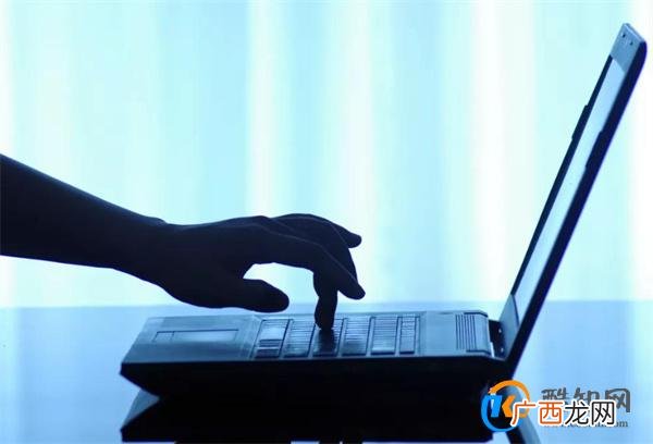 女网红是否因不当言论禁言30天 网络言论是否有社会责任_酷知科普