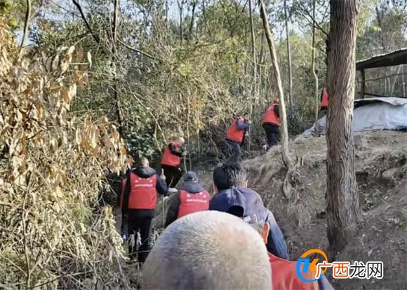 杀妻嫌犯李小龙被认出是否千人搜山围捕 群众参与警民合作有何好处_酷知科普