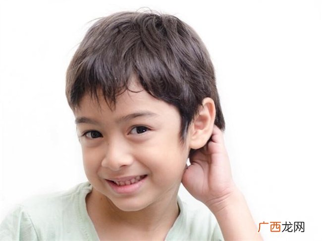 孩子害羞胆小 不肯打招呼 父母的做法是否加重了孩子的社交困难