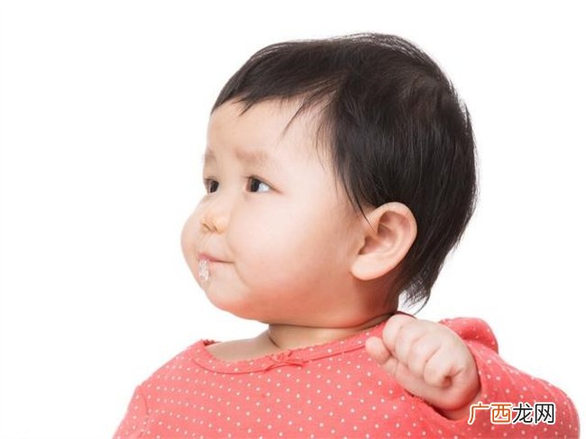 小宝宝频繁流口水的原因 可能涉及三个方面