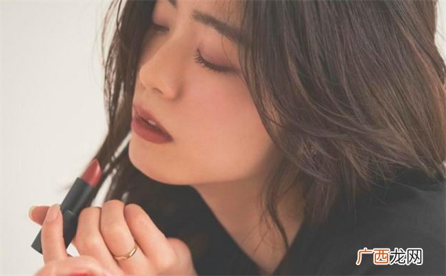 拆除性别标签 八字解析婚姻中的性别对立
