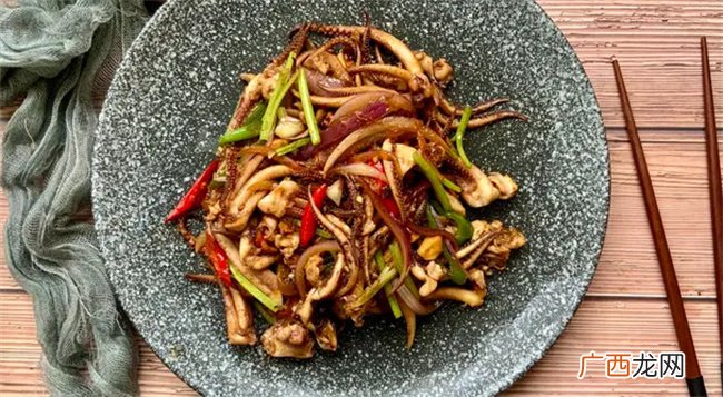爆炒鱿鱼须怎么炒好吃