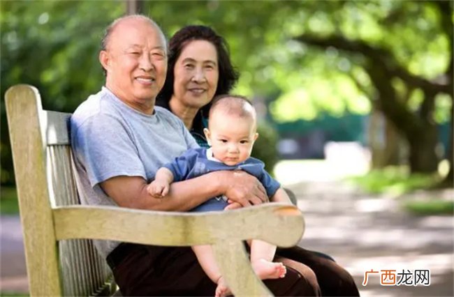 帮子女带孩子是应该的吗