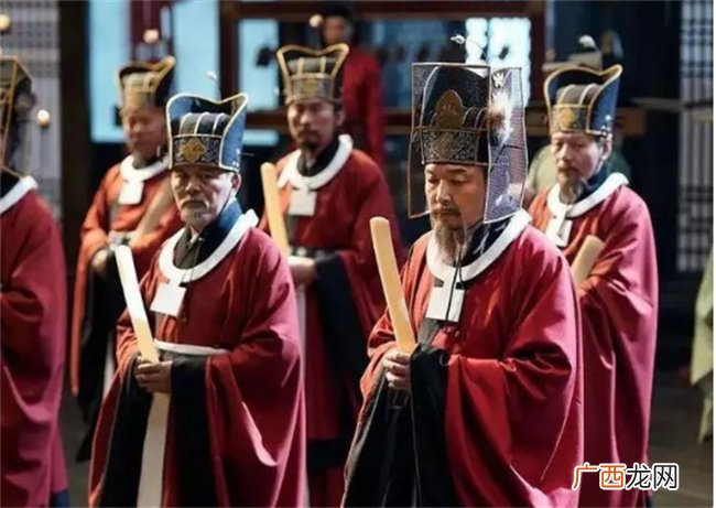 包拯为何能立于朝堂之上