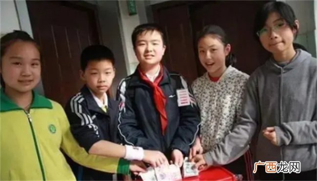 当年五道杠和不屑弟怎么样了