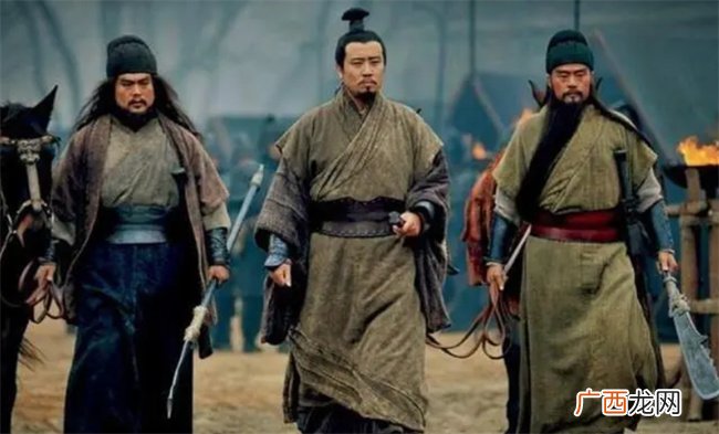 诸葛亮草船借箭为什么曹操不放火箭