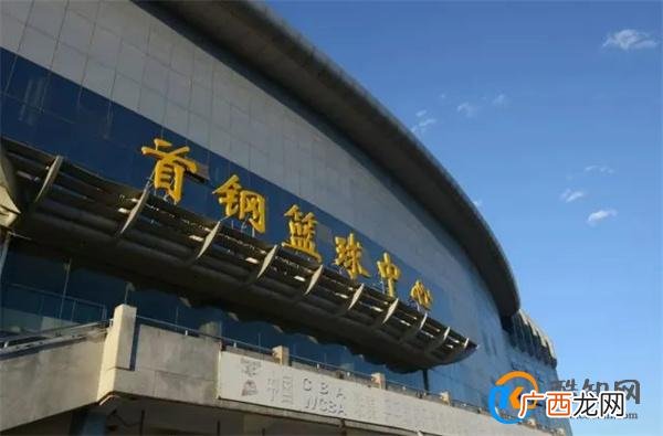 女高管是否违法开除员工 涉事公司如何回应