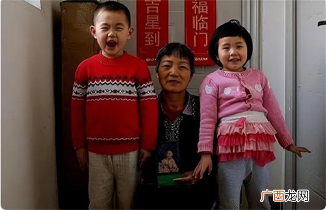 50多岁生孩子的母亲现在怎么样了
