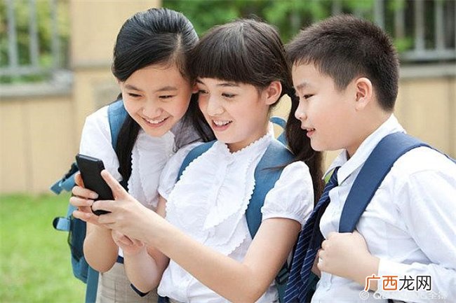孩子说其他同学都有手机怎么办