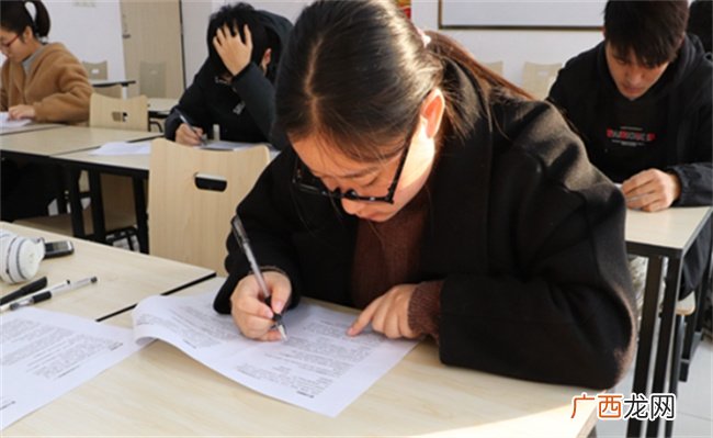?考生考试过程中如何审题，有哪些技巧