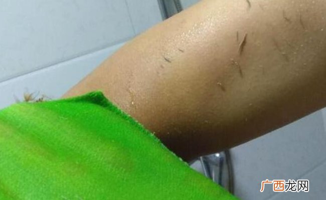 搓澡搓出“泥”才干净吗