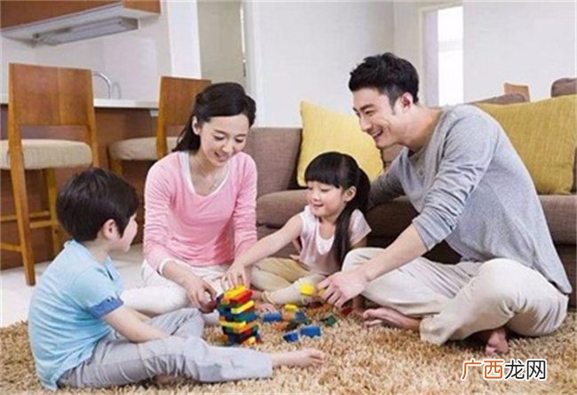 对孩子来说物质和陪伴哪个更重要