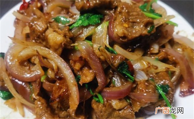 食补佳品孜然羊肉爆炒洋葱的做法，有什么功效