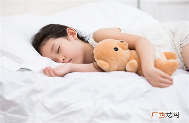 为什么要尽早培养孩子自己睡觉