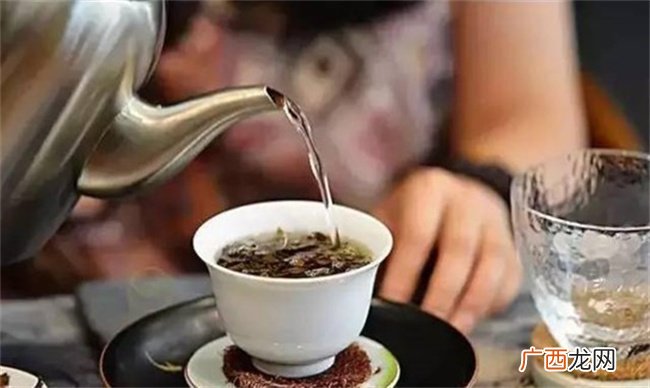 常喝茶的人与常喝白开水的人哪个好