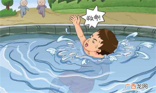 梦见自己掉水里是什么兆头 梦见掉进水有什么征兆