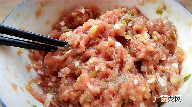 调制饺子馅哪些调料不能少放
