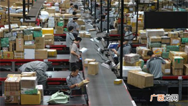 ?快件月均百亿成为常态，中国快递业进入发展“快车道”了吗