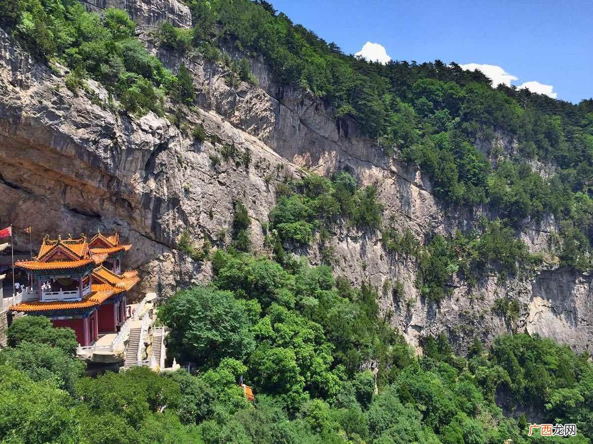 兀立的近义词是什么