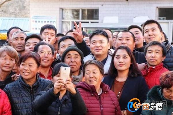刘强东老家光明村就业率100% 如何用电商改变家乡