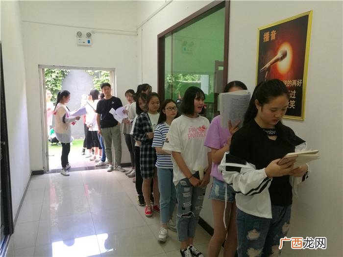 为您答疑编导高二开始学是否来得及 高二学编导烧钱吗