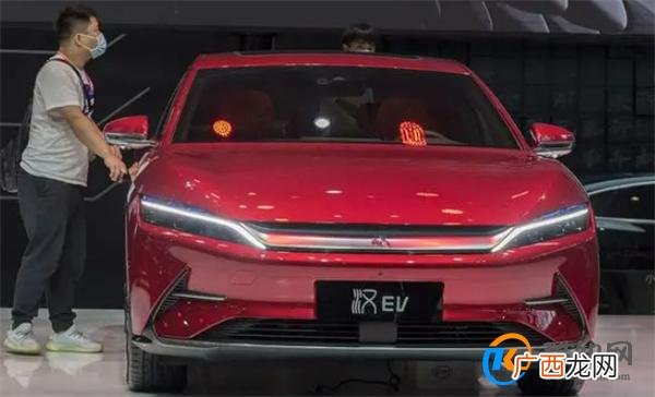 宾利事件劝架者称20万奖励先还房贷 公平正义值得赞扬