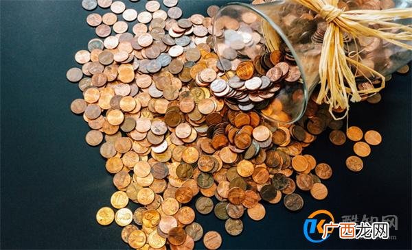 周大福足金饰品金价突破700 金价上涨原因是什么