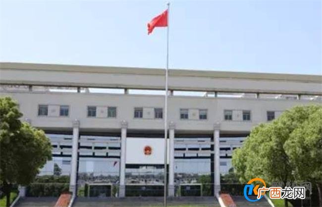 老人把遗产全给女儿 11岁孙女起诉 是否具有法律效应