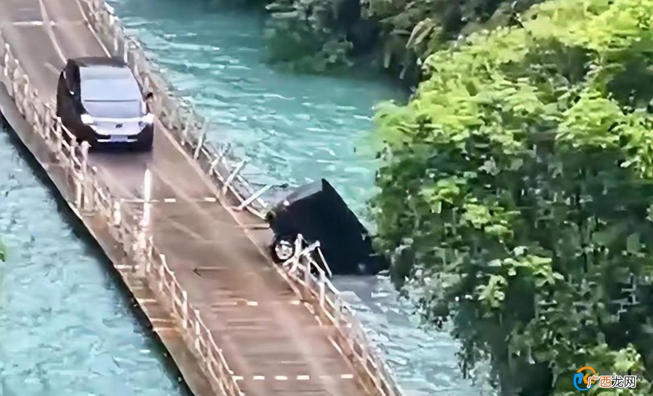 湖南永州网红浮桥被冲走系谣言 网红浮桥怎么处理