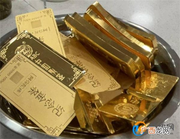 有人卖出5公斤黄金变现270多万 黄金市场热闹非凡
