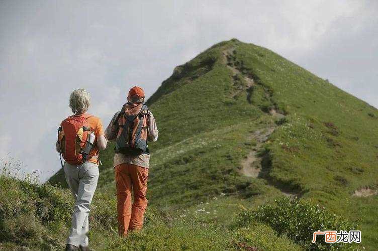 爬山运动适合哪类人 经常爬山要注意什么