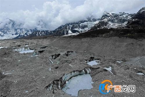 复旦研究生珠峰地区登山死亡 保险公司拒绝救援