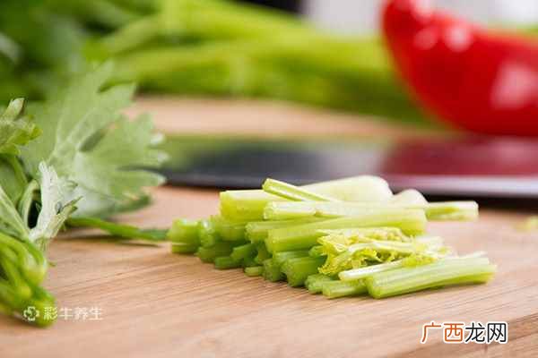 花生米泡醋能治高血压吗