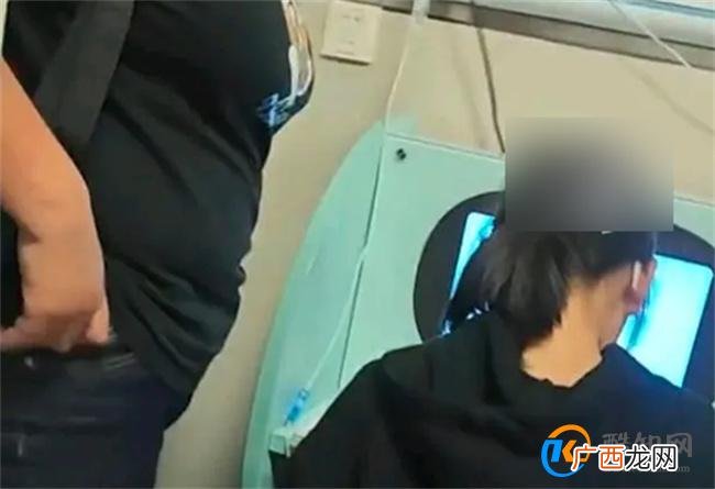 家长占用医院雾化机让孩子写作业 拒绝前往单间