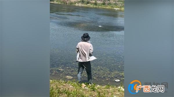 男子河边钓鱼突遇mini龙卷风 提高预防能力